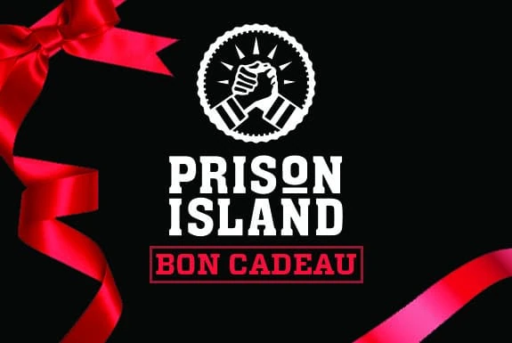 O vale de oferta Prison Island: logótipo branco sobre fundo preto, fita vermelha