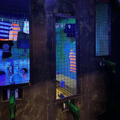 A cela Laser gun da Prison Island